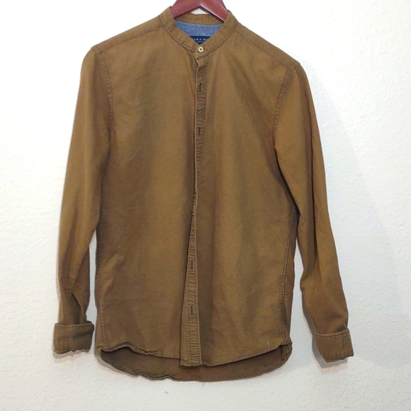 Zara Other - USED ZARA MAN RELAXED FIT SIZE S COLOR ARMY GREEN HAS SNAG HAS WHITE PAINT STAIN